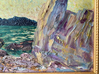 Green water and violet stone meeting without an outline between them